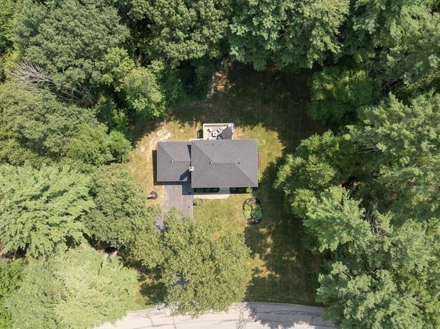 17 Forest Park Dr., Mendon, MA 01756