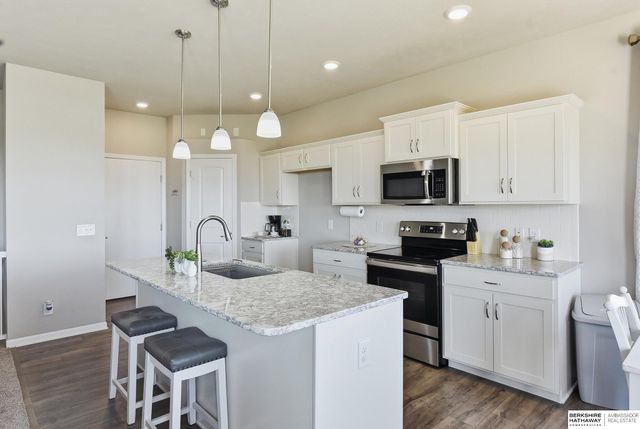 21051 Polk Street, Elkhorn, NE 68022