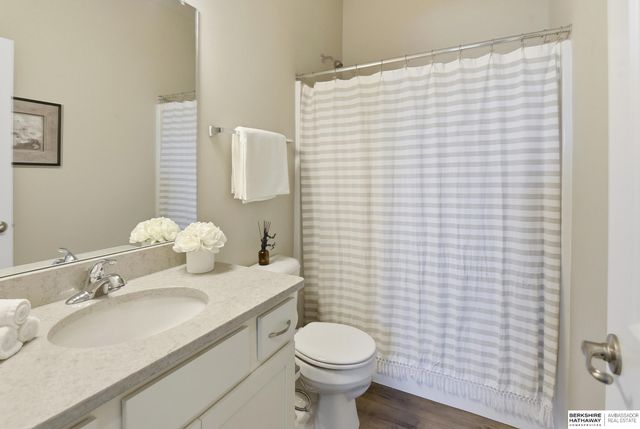21051 Polk Street, Elkhorn, NE 68022