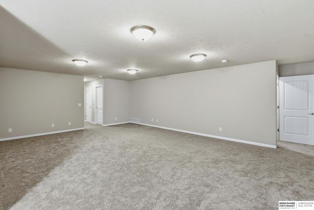 21051 Polk Street, Elkhorn, NE 68022