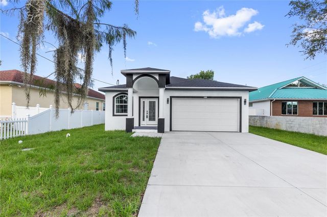 8314 N PADDOCK AVENUE, Tampa, FL 33614