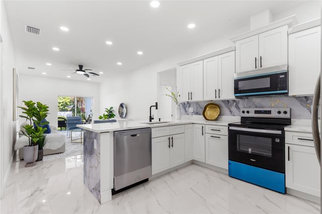 8314 N PADDOCK AVENUE, Tampa, FL 33614