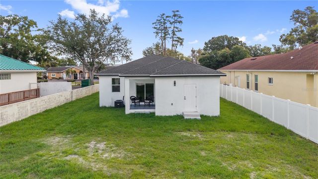 8314 N PADDOCK AVENUE, Tampa, FL 33614
