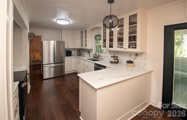 8301 Abercorn Lane, Charlotte, NC 28227