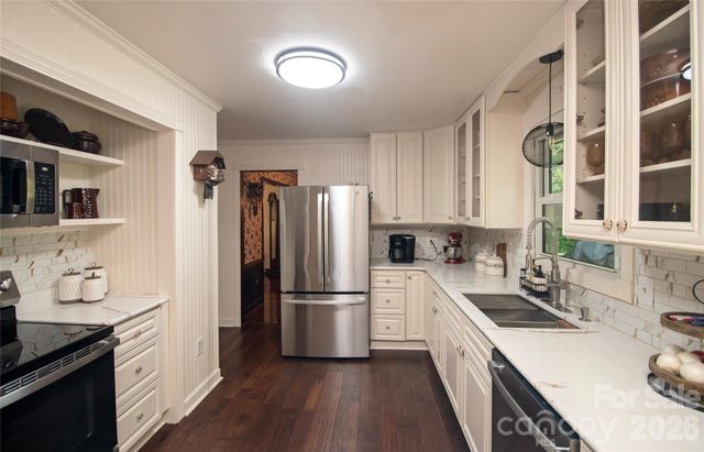8301 Abercorn Lane, Charlotte, NC 28227