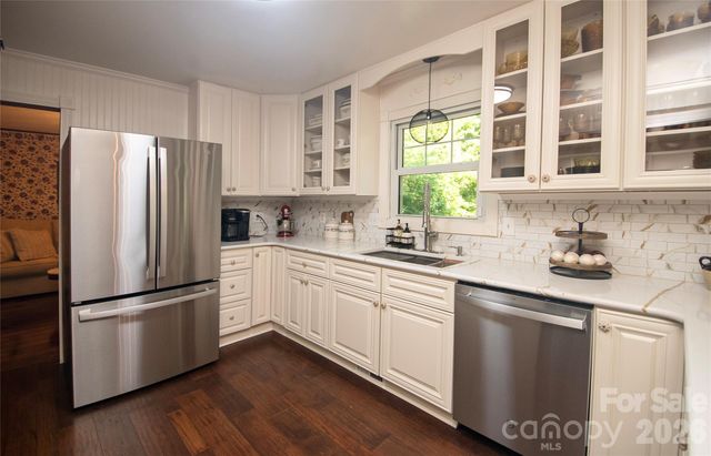 8301 Abercorn Lane, Charlotte, NC 28227