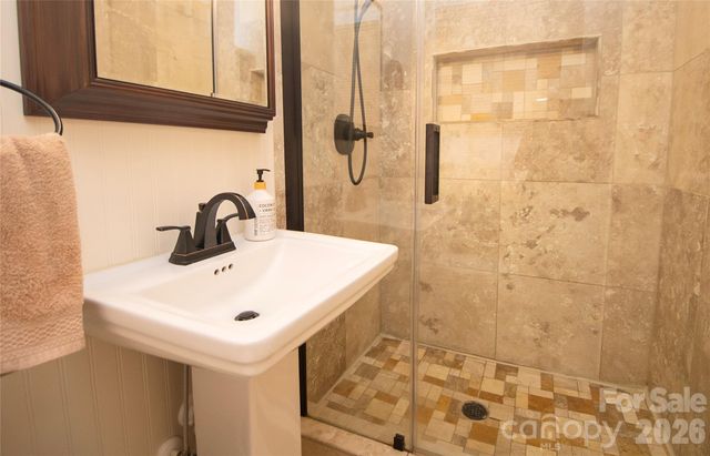 8301 Abercorn Lane, Charlotte, NC 28227