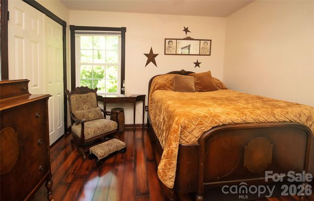 8301 Abercorn Lane, Charlotte, NC 28227