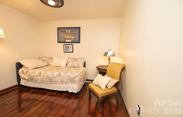 8301 Abercorn Lane, Charlotte, NC 28227