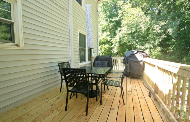 8301 Abercorn Lane, Charlotte, NC 28227