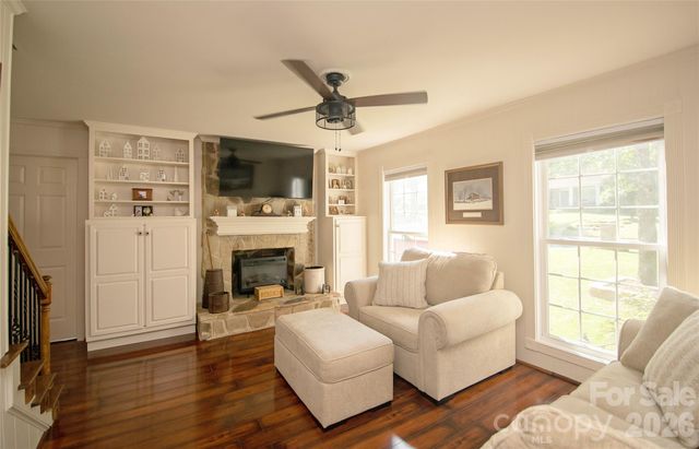 8301 Abercorn Lane, Charlotte, NC 28227