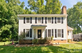 8301 Abercorn Lane, Charlotte, NC 28227