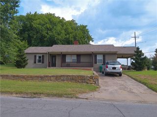 1034 E Peoria Street, Paola, KS 66071