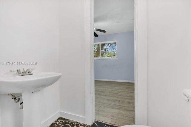 2521 NW 170th St, Miami Gardens, FL 33056