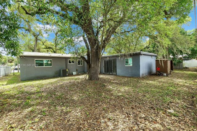 2521 NW 170th St, Miami Gardens, FL 33056