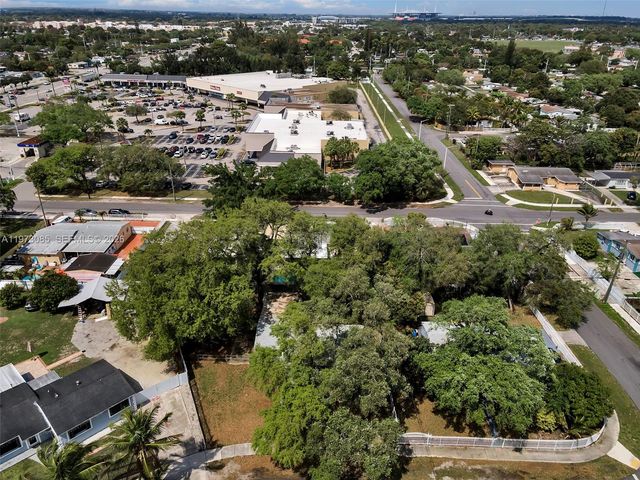 2521 NW 170th St, Miami Gardens, FL 33056