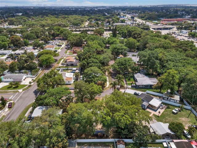 2521 NW 170th St, Miami Gardens, FL 33056