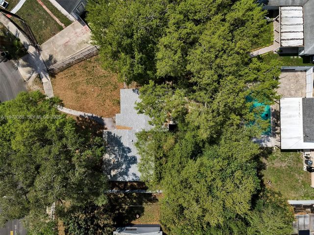 2521 NW 170th St, Miami Gardens, FL 33056