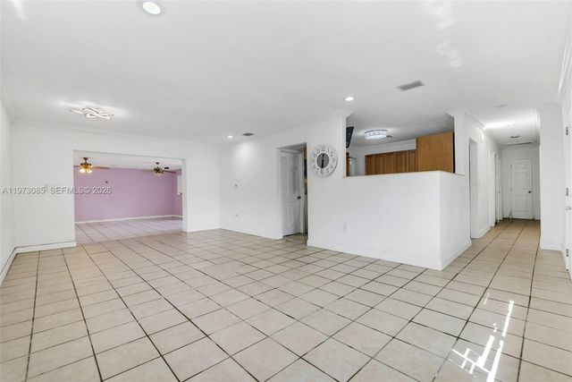 2521 NW 170th St, Miami Gardens, FL 33056