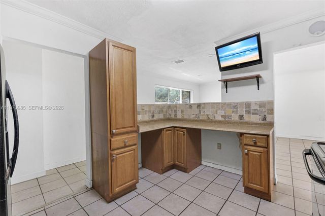 2521 NW 170th St, Miami Gardens, FL 33056