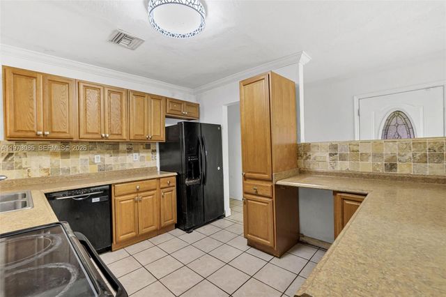 2521 NW 170th St, Miami Gardens, FL 33056