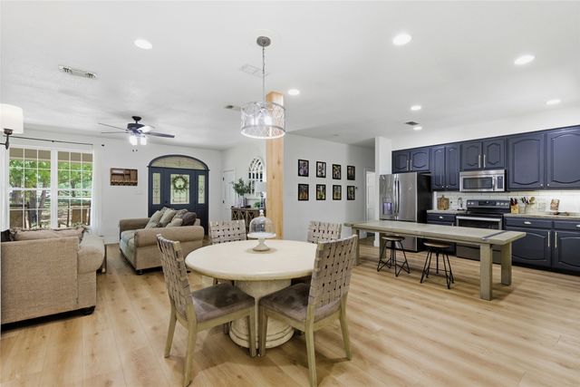 2055 County Road 1370, Alvord, TX 76225