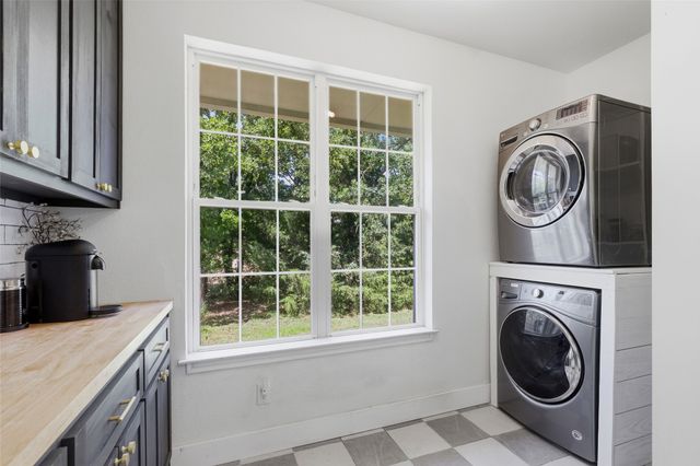 2055 County Road 1370, Alvord, TX 76225