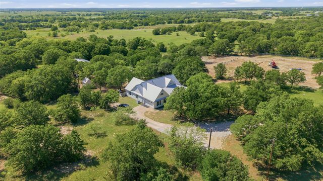 2055 County Road 1370, Alvord, TX 76225