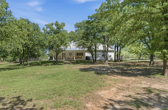 2055 County Road 1370, Alvord, TX 76225