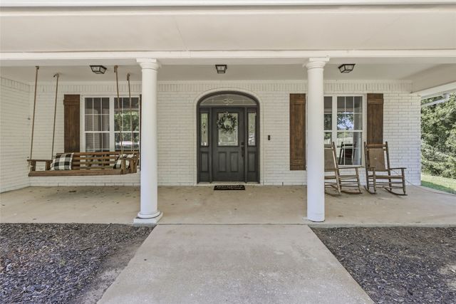 2055 County Road 1370, Alvord, TX 76225
