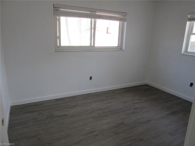 2754 Shoreview DR, Naples, FL 34112