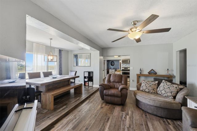 1852 W LAKE PARKER DRIVE, Lakeland, FL 33805