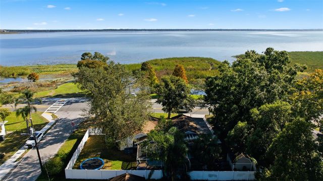 1852 W LAKE PARKER DRIVE, Lakeland, FL 33805