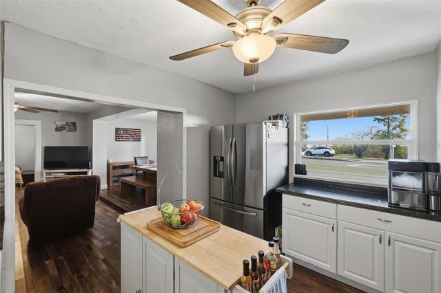 1852 W LAKE PARKER DRIVE, Lakeland, FL 33805