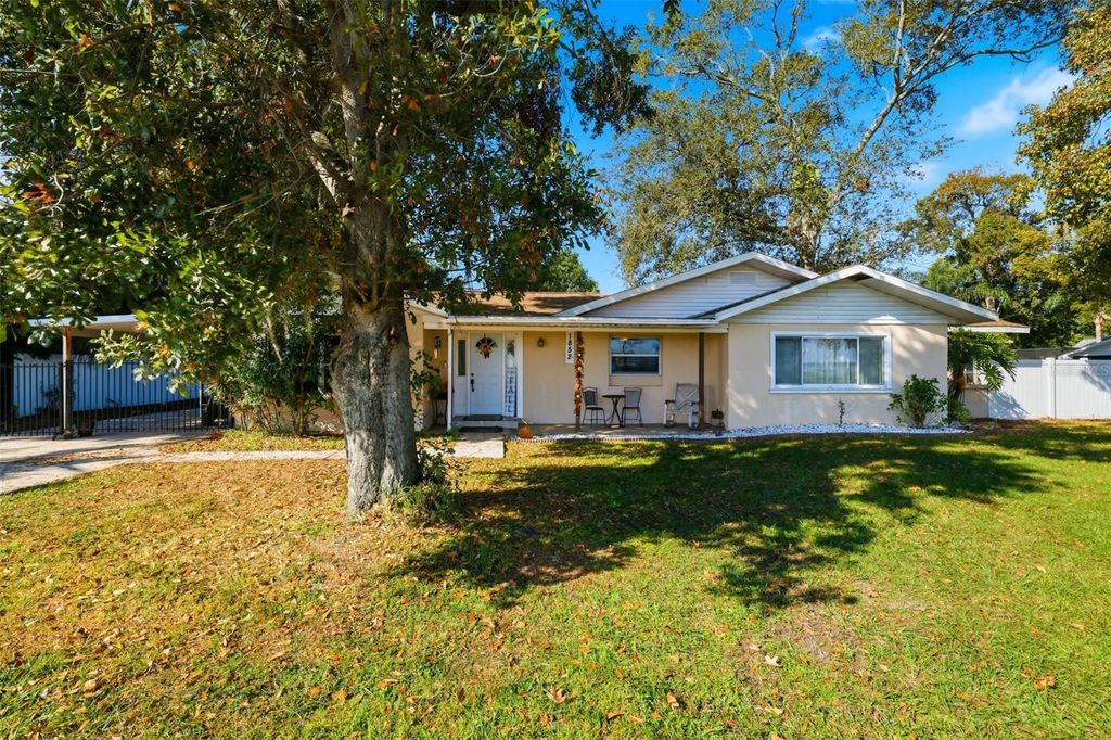 1852 W LAKE PARKER DRIVE, Lakeland, FL 33805