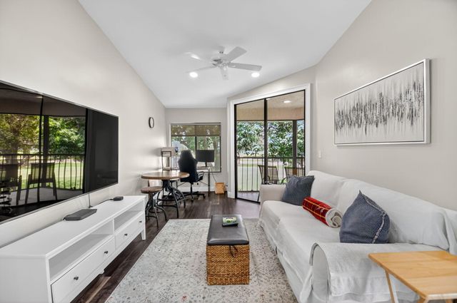 15307 Strathearn Drive 11204, Delray Beach, FL 33446
