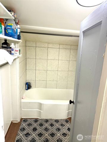 11040 11th Avenue SW, Seattle, WA 98146