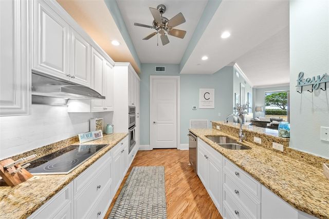 470 MANDALAY AVENUE 303, Clearwater, FL 33767