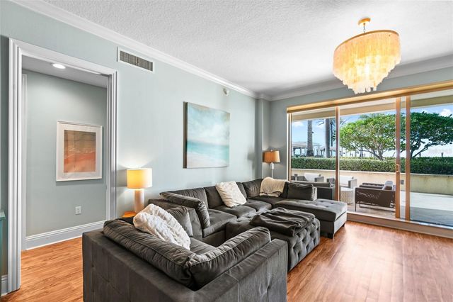 470 MANDALAY AVENUE 303, Clearwater, FL 33767
