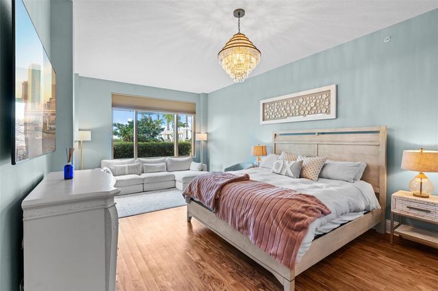 470 MANDALAY AVENUE 303, Clearwater, FL 33767