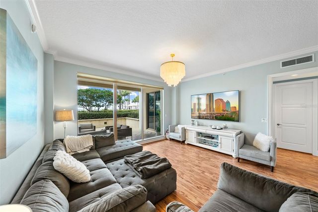 470 MANDALAY AVENUE 303, Clearwater, FL 33767