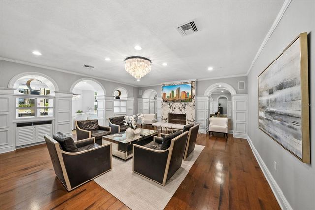 470 MANDALAY AVENUE 303, Clearwater, FL 33767