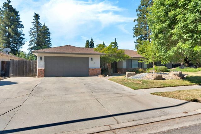 1661 E Fallbrook Avenue, Fresno, CA 93720