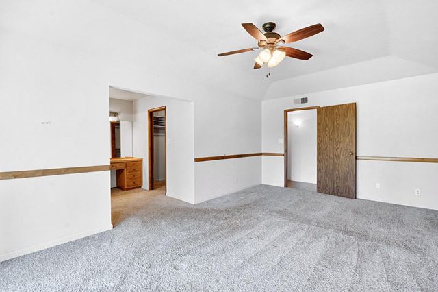 1661 E Fallbrook Avenue, Fresno, CA 93720