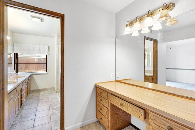 1661 E Fallbrook Avenue, Fresno, CA 93720
