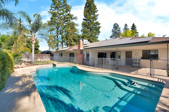1661 E Fallbrook Avenue, Fresno, CA 93720