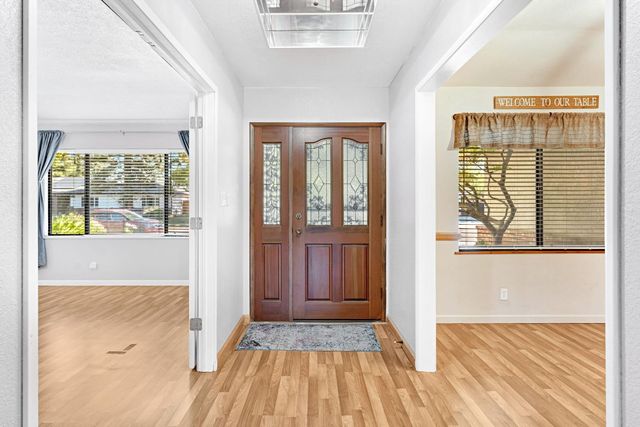 1661 E Fallbrook Avenue, Fresno, CA 93720
