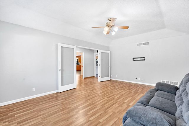 1661 E Fallbrook Avenue, Fresno, CA 93720