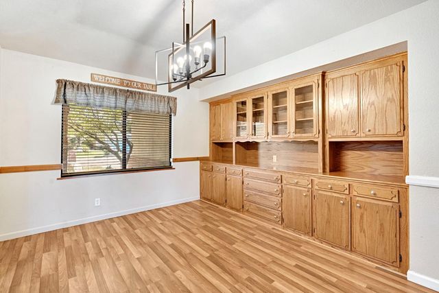 1661 E Fallbrook Avenue, Fresno, CA 93720
