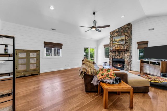 4214 Poplar DRIVE, Delavan, WI 53115